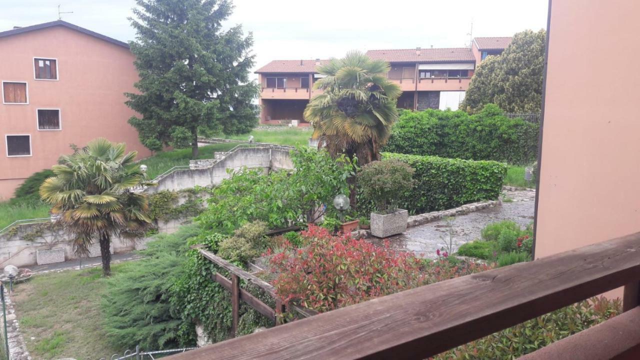 Appartamento Comodo Al Lago E Gardaland Castelnuovo del Garda Eksteriør bilde